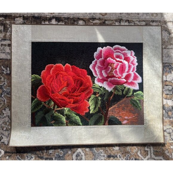 Pink Red Roses Needlework Wall‎ Hanging Bright Flowers Damask Border - Picture 1 of 5